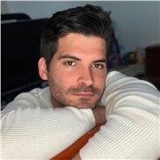 Doy clases particulares de español a extranjeros para obtener ayuda monetaria para mis gastos personales